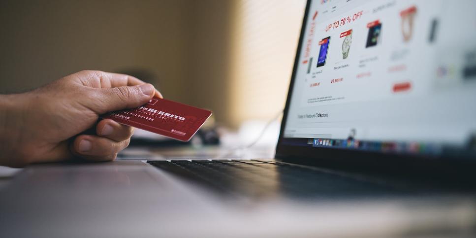 Pequenos e médios e-commerces de Minas movimentaram R$148,5 milhões em vendas durante o período (Pexels)