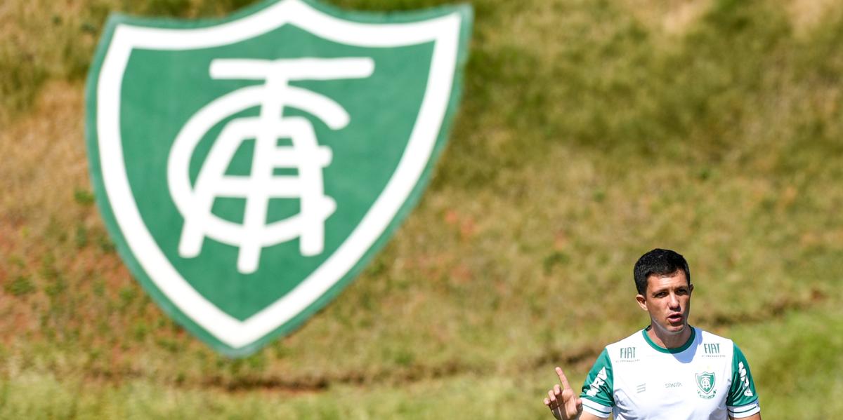 ( Mourão Panda / América)