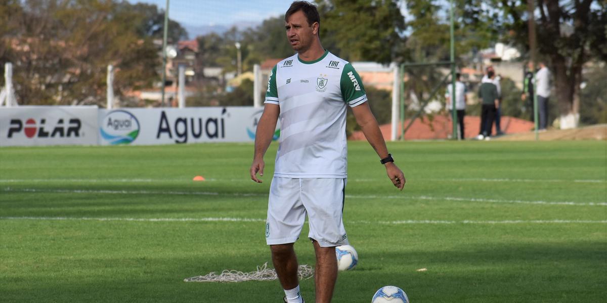(Estevão Germano / América)