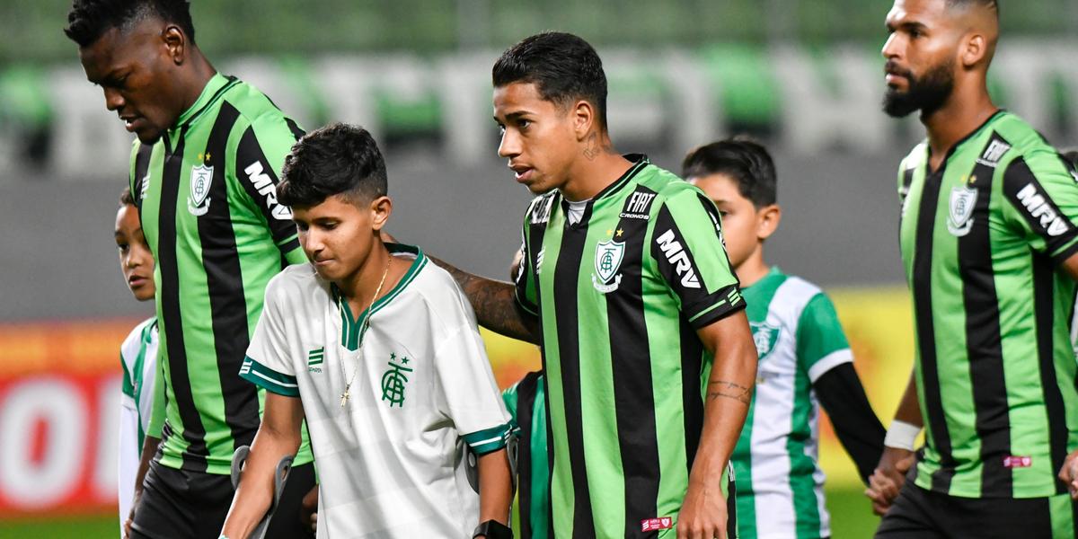  ( Mourão Panda / América)
