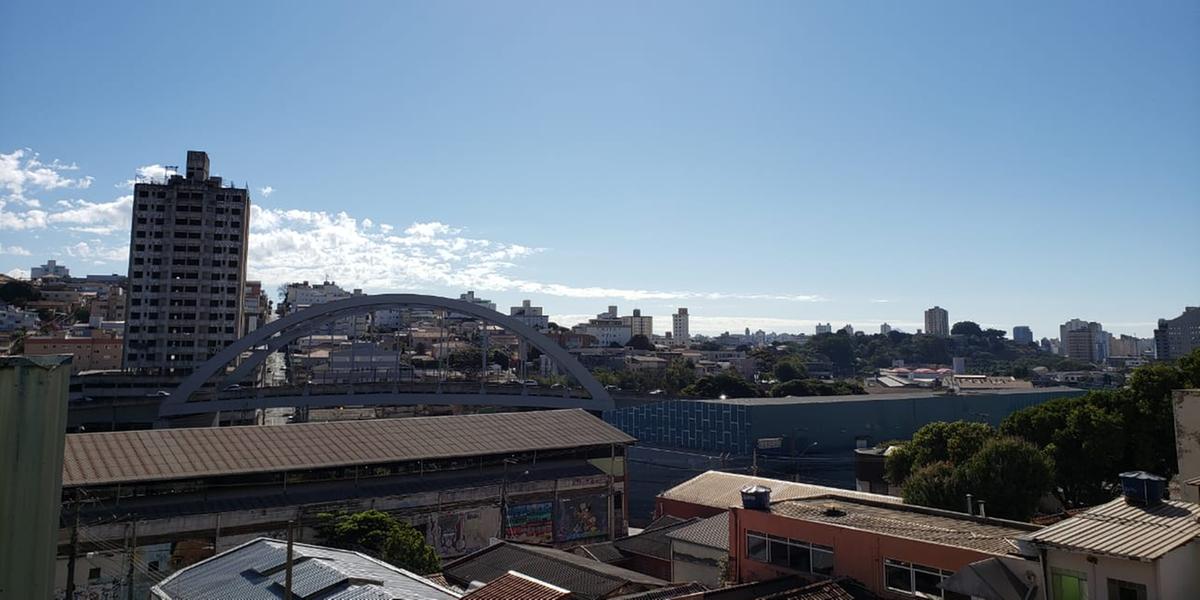 A temperatura mínima deve ficar em torno de 13 °C ao amanhecer e a máxima de 25 ºC, com umidade relativa do ar à tarde de 40% (Daniele Franco / Arquivo Hoje em Dia )