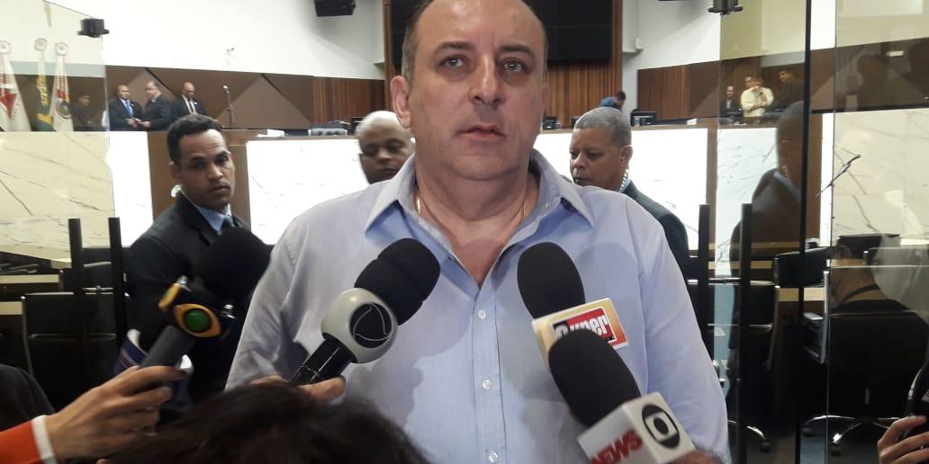 (Lucas Simões)