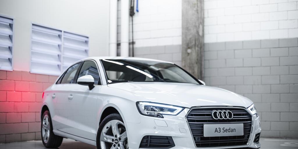 (Audi)