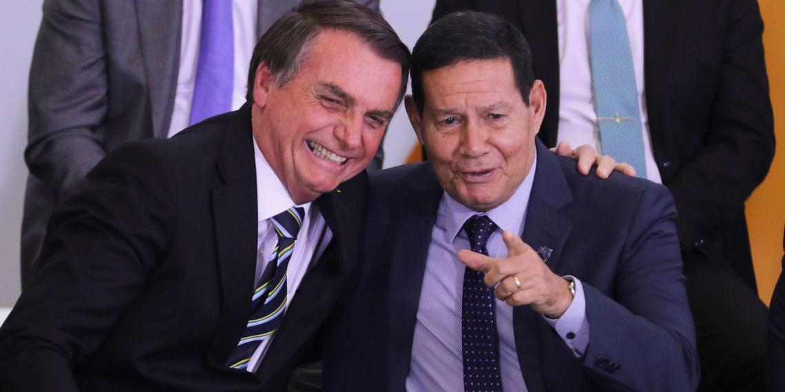 Mourão afirmou que o assunto nunca foi citado durante os encontros que teve com o ex-presidente após a derrota nas eleições de 2022 (Vlter Campanato/Agência Brasi)