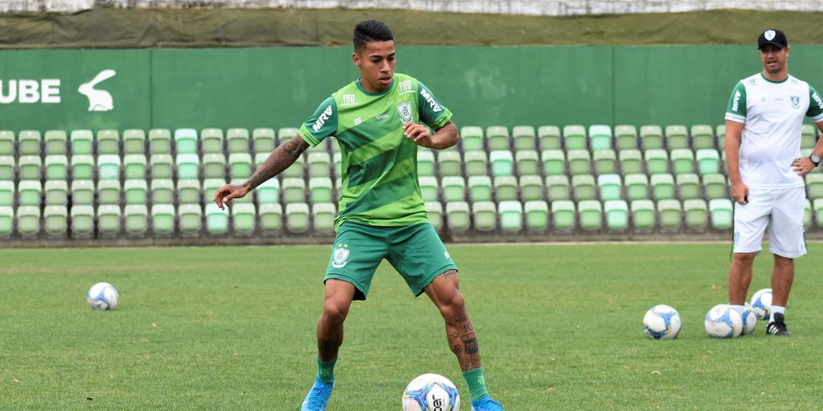 (João Zebral/América)