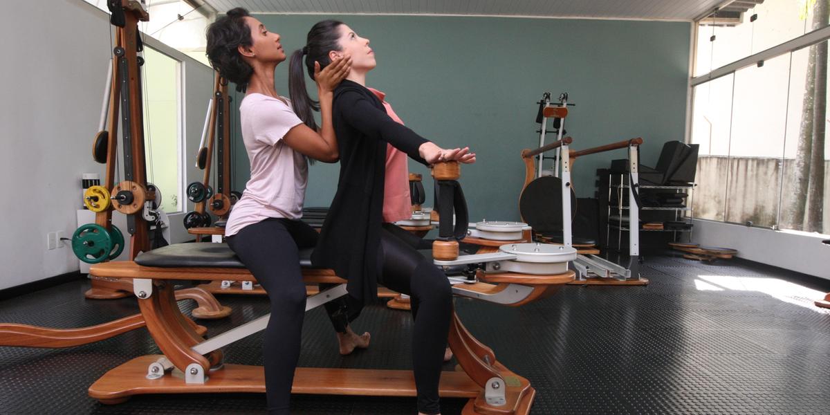 Yoga a 42 graus, pilates ao som de disco e aulas adaptadas ao ciclo  hormonal. 10 experiências de bem-estar para fugir à rotina – Observador