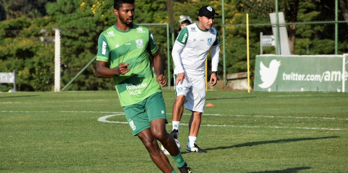  (João Zebral/América)