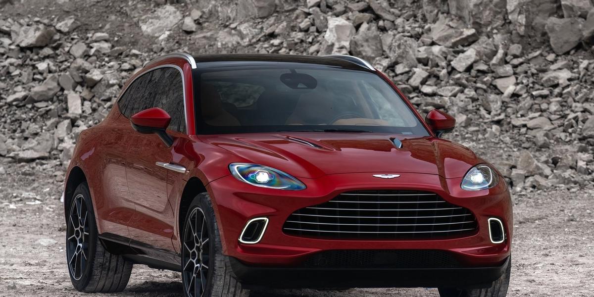 (Aston Martin)