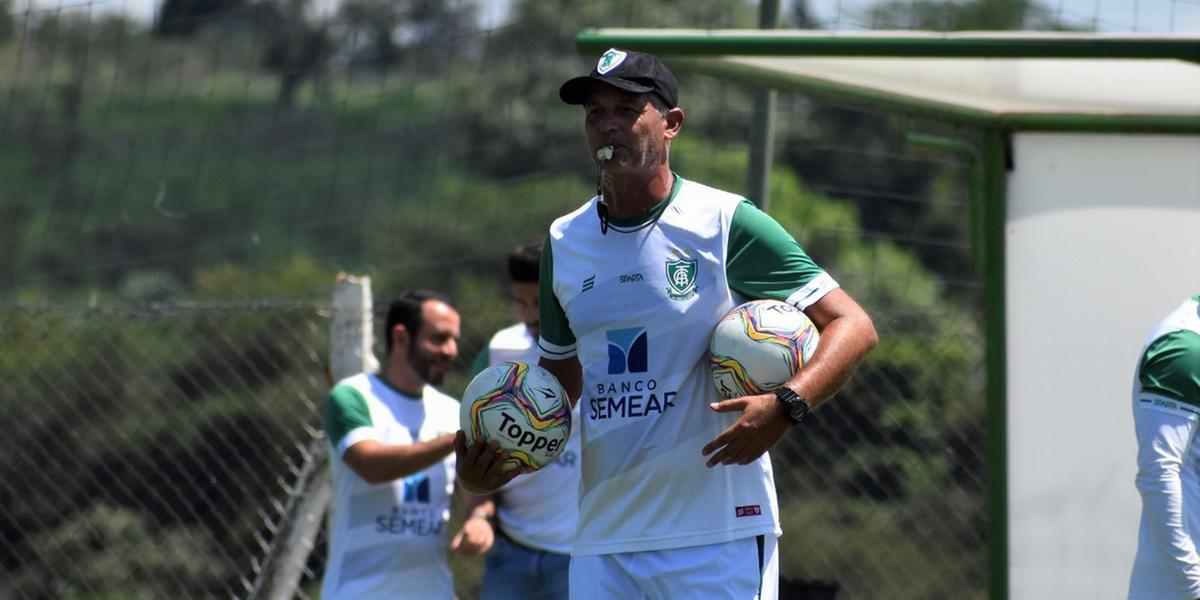 (Estevão Germano / América)