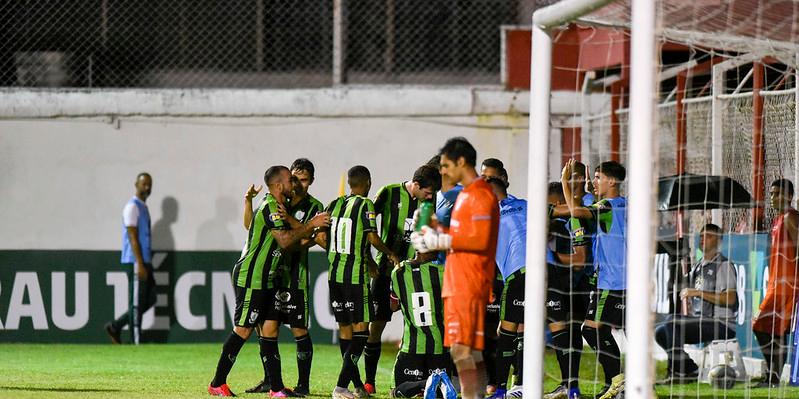 (Mourão Panda/América)