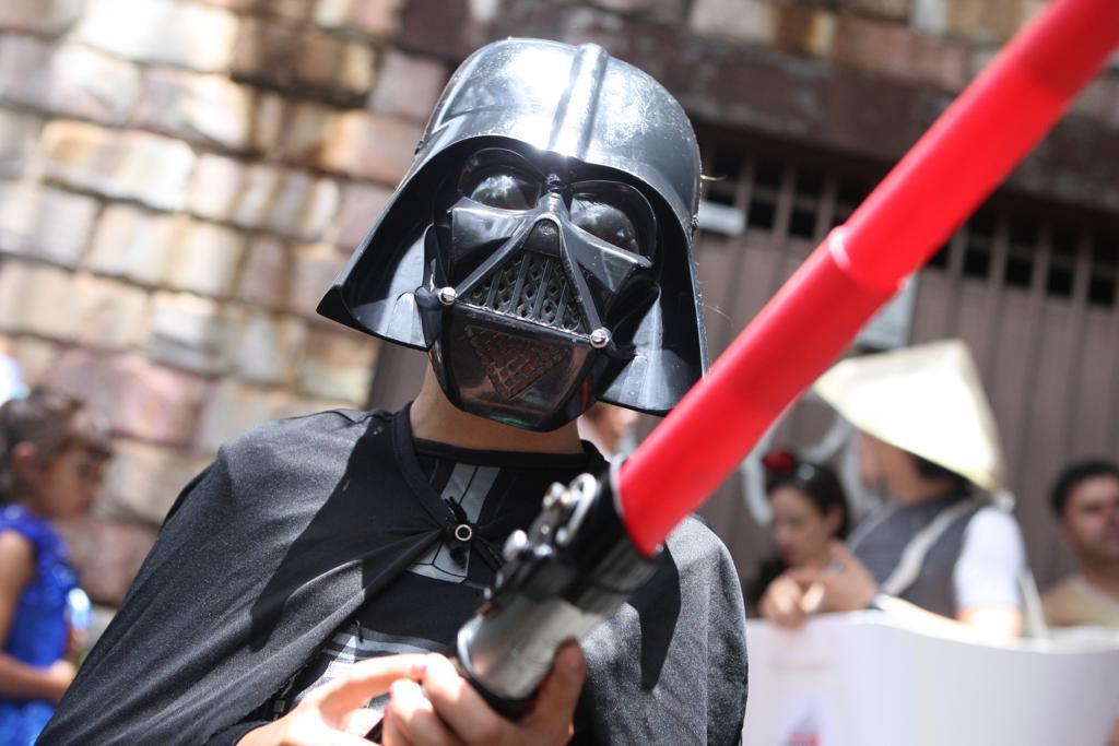 Festa 'nerd' Unidos da Estrela da Morte promove harmonia entre os lados escuro e luminoso da Força Festa 'nerd' Unidos da Estrela da Morte promove harmonia entre os lados escuro e luminoso da Força