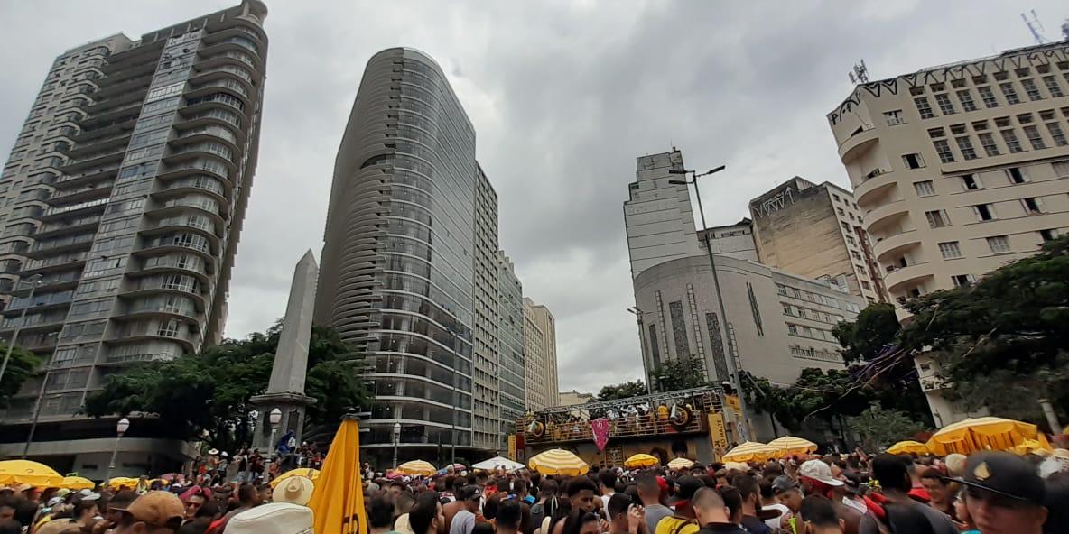 (Paulo Henrique Lobato)