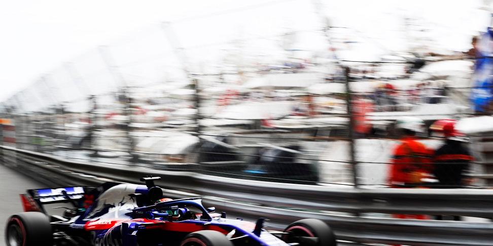 (Pirelli/LAT Images)