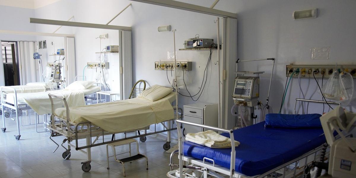 Unidades de saúde privadas que não possuírem débitos também poderão participar, obtendo créditos tributários que poderão descontar em impostos (Silas Camargo/Pixabay)