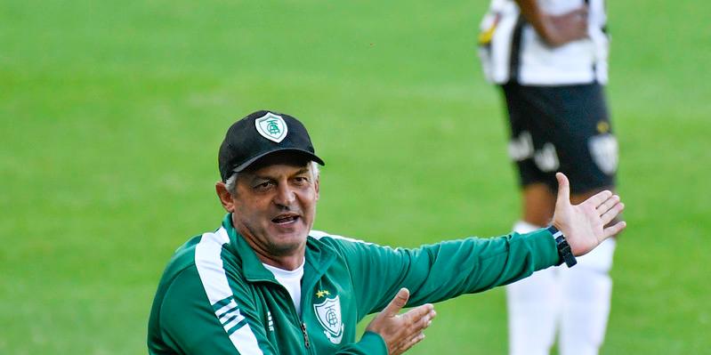 (Mourão Panda/América)
