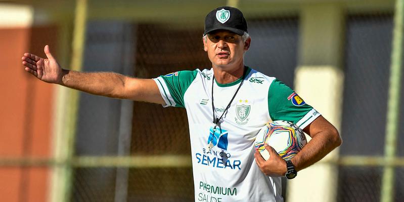 (Mourão Panda/América)