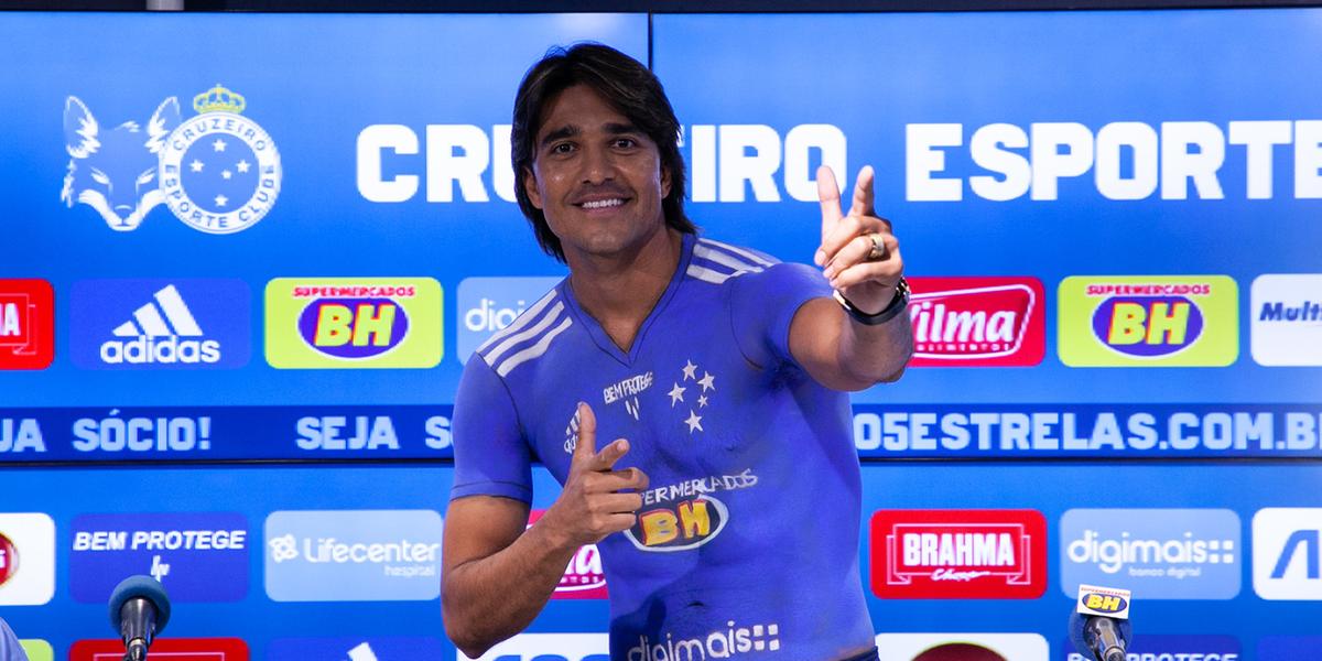 Em sua apresentação em 2020, Moreno apareceu com uma camisa celeste pintada no corpo (Bruno Haddad/Cruzeiro)
