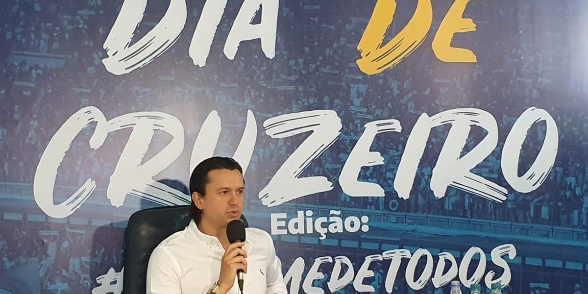 (Alexandre Simões)