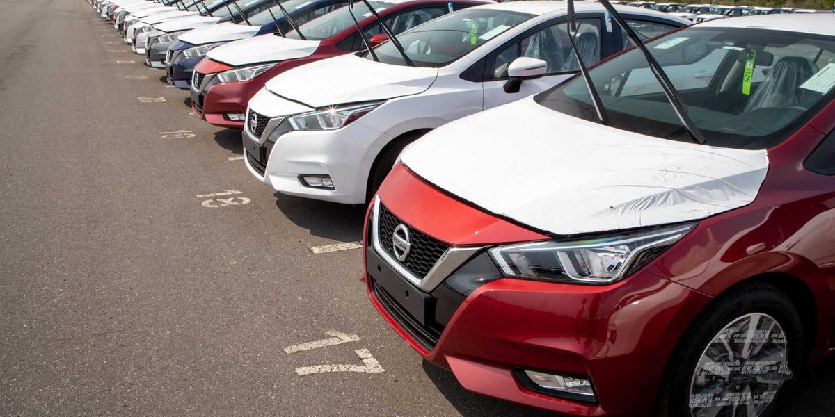 (Nissan)