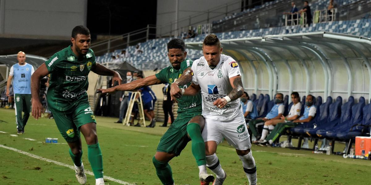 (Estevão Germano / América)