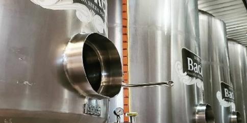 Fábrica da cervejaria onde a intoxicação da bebida aconteceu no fim de 2019 (MPMG/Divulgação)