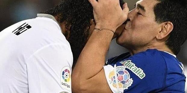 (Reprodução/Twitter/Ronaldinho)