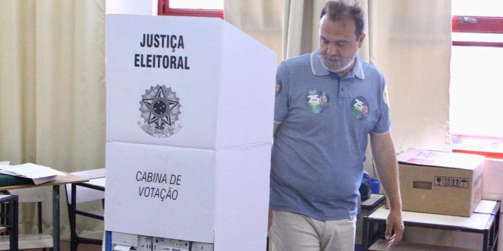 (Maurício Vieira)