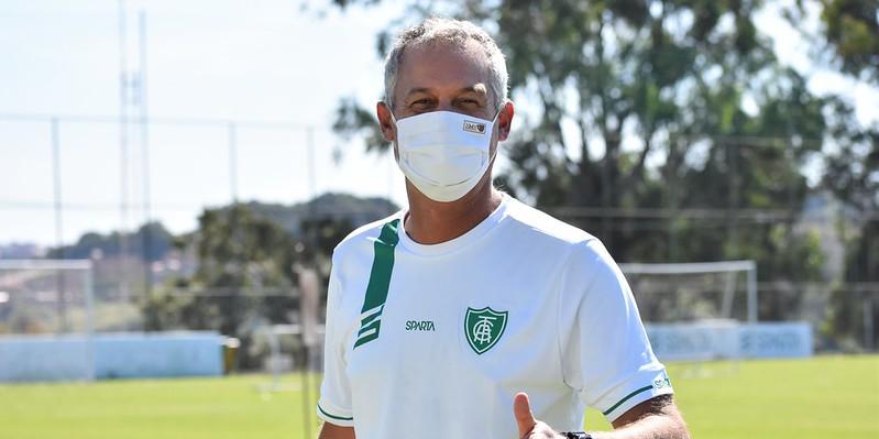  (João Zebral/América)
