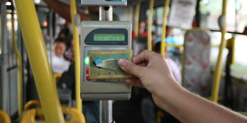 Estudo do Ipead aponta que a gratuidade no transporte coletivo poderia zerar a inflação das famílias de baixa renda entre 2022 e 2024 (Hoje em Dia)