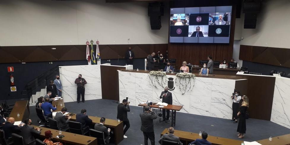 (Maurício Vieira)