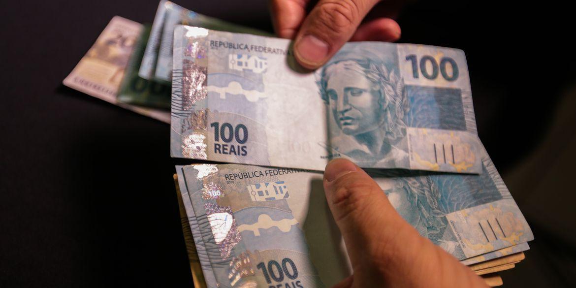 Vendas superam resgates em R$ 1,75 bilhão (Marcello Casal/ Agência Brasil)