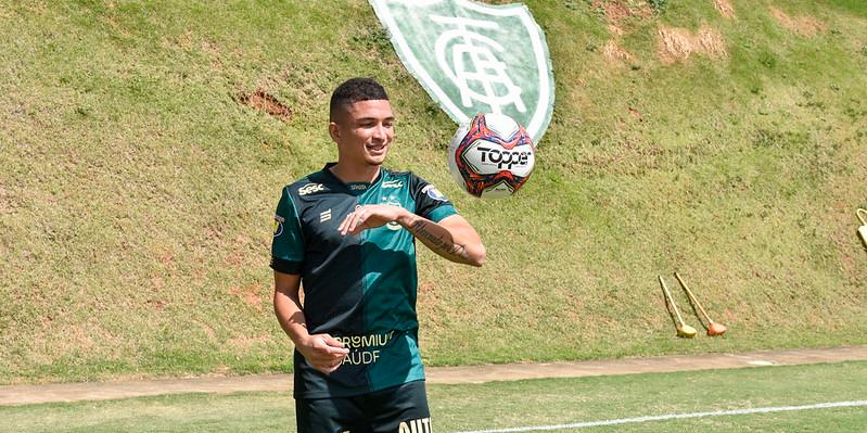 (Mourão Panda/América)