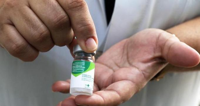 Vacina da gripe oferecida em postos em BH (Adão de Souza/PBH)