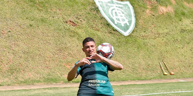 (Mourão Panda / América)