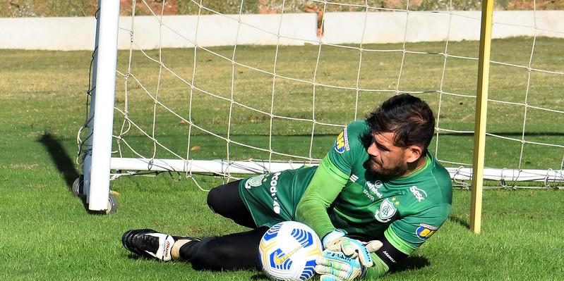  (João Zebral/América)