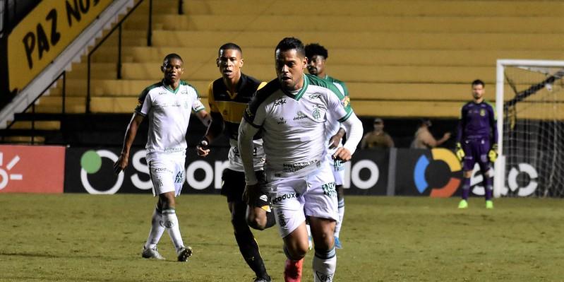 (Estevão Germano / América)