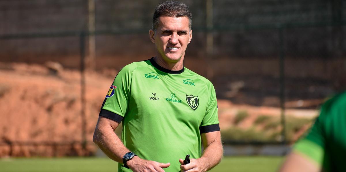 (João Zebral / América)