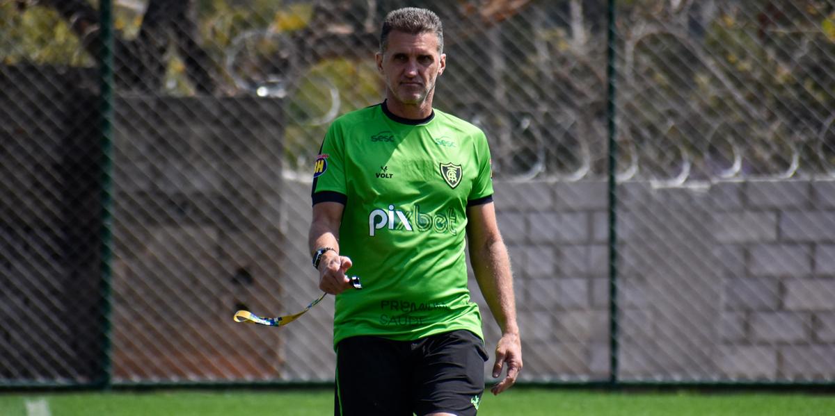 (João Zebral / América)