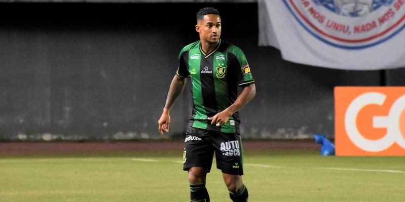 (Estevão Germano / América)