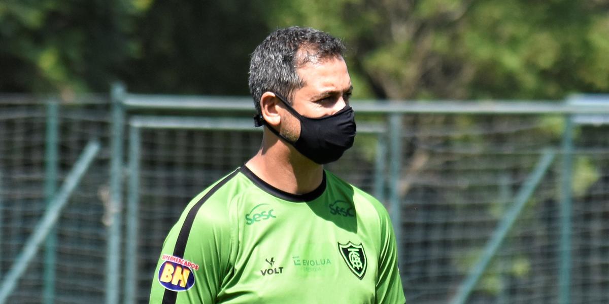 (João Zebral / América)