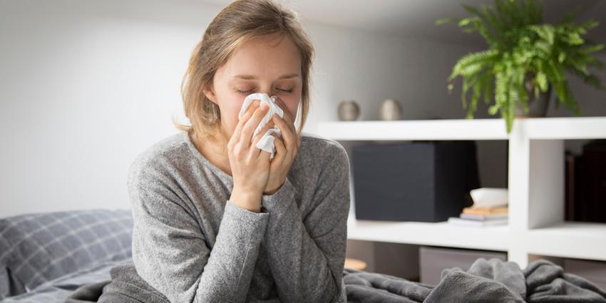 Para se proteger do frio, as pessoas passam mais tempo em ambientes fechados e pouco ventilados. Combinação que facilita a transmissão de vírus e bactérias. (Pexels / Divulgação)