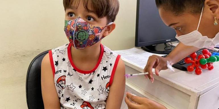 vacinação infantil (Divulgação/PBH)