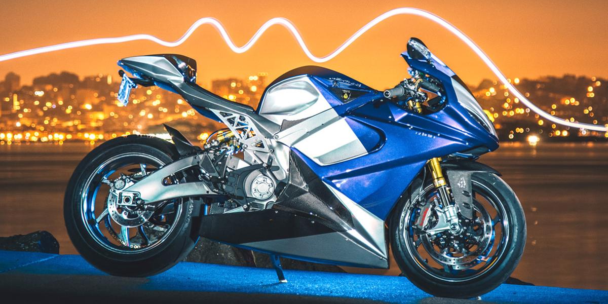 FOGUETE – O protótipo da Lightining Motorcycles terá vários componentes feitos com ligas de nióbio, da CBMM, para garantir baixo peso e permitir que ela supere a marca dos 400 km/h 