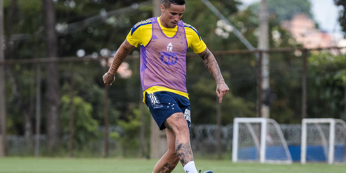 Autor do gol da vitória da Raposa sobre a Caldense, atacante Edu pode ganhar uma chance de iniciar jogando nesta quarta (Gustavo Aleixo/Cruzeiro)