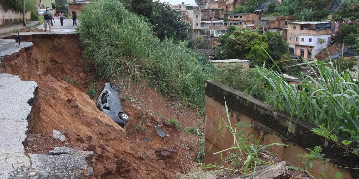 Motorista de aplicativo ficou ferido após acidente (Lucas Prates/Hoje em Dia)