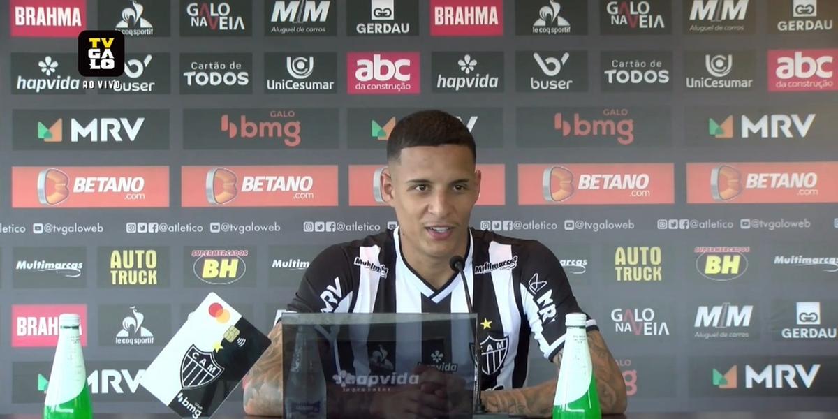 O lateral-esquerdo Guilherme Arana comemorou cem jogos pelo Atlético. (Reprodução/TV Galo)