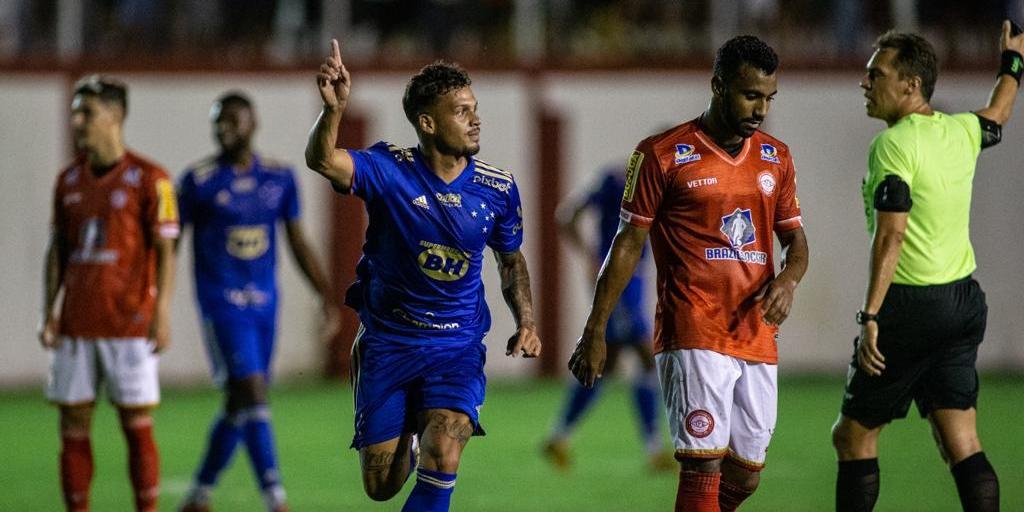 Daniel marcou o primeiro gol da Raposa no triunfo por 3 a 0 sobre o Tombense, no último sábado (12) (Divulgação/Cruzeiro)