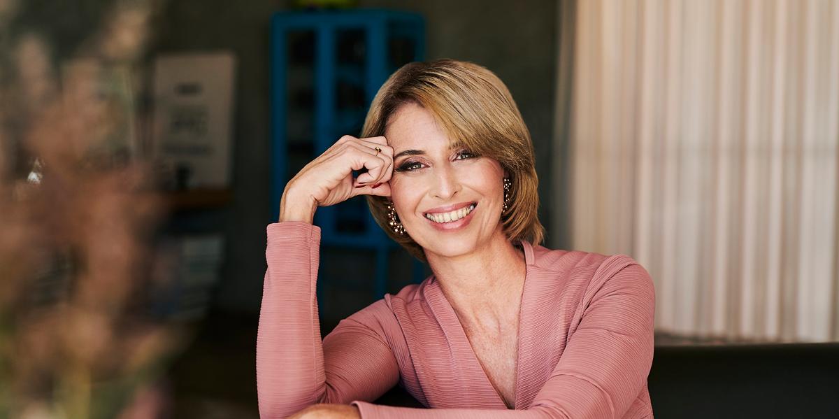 Carol Meyer escreveu 12 contos que mesclam ficção e realidade (Márcio Rodrigues/divulgação)