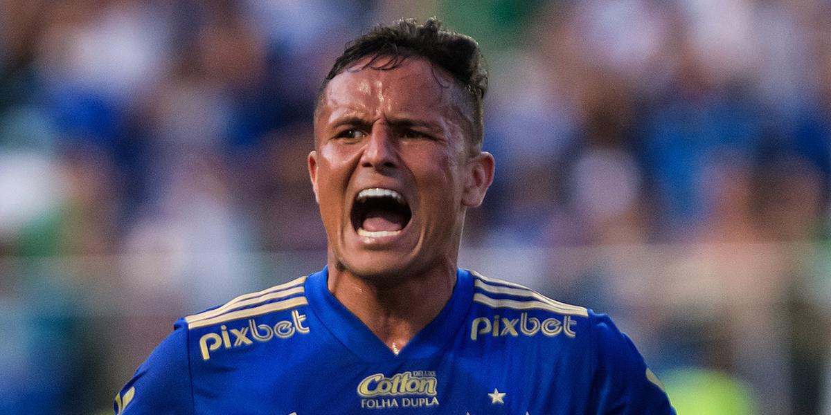 Atacante Edu marcou o segundo gol da Raposa no duelo deste domingo, no Independência (Gustavo Aleixo/Cruzeiro)