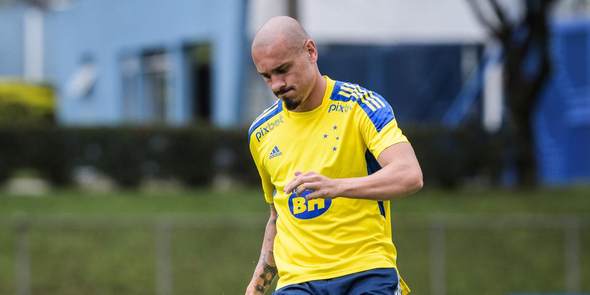 O defensor, de 33 anos, disputou três partidas com a camisa celeste na atual temporada (Gustavo Aleixo/Cruzeiro)